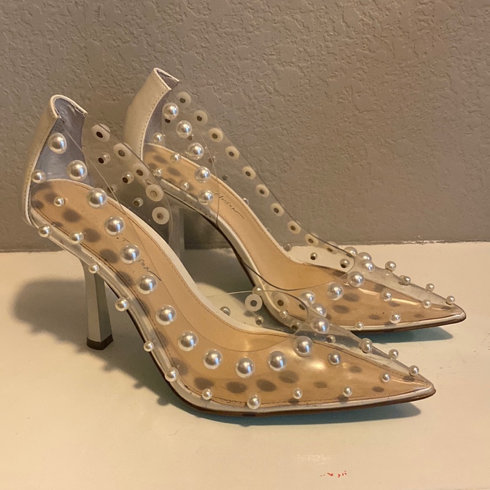 Worn once betsy johnson heel.